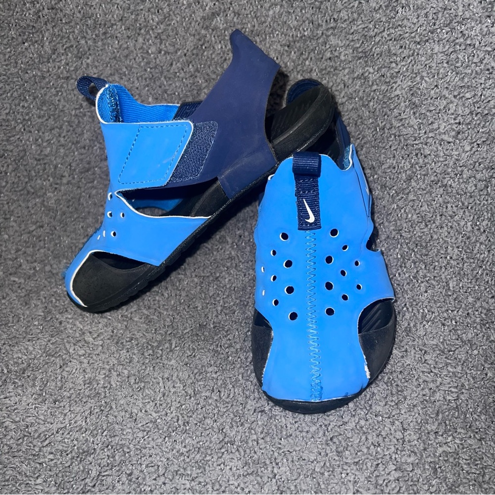 Boys Nike sunray sandals - Picture 2 of 4